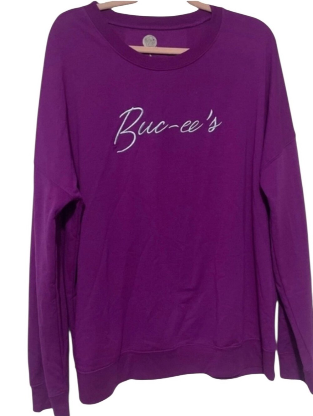 Buc-ees Size Large Purple Sweatshirt